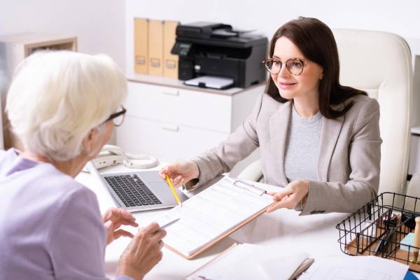 Explaining how to fill form